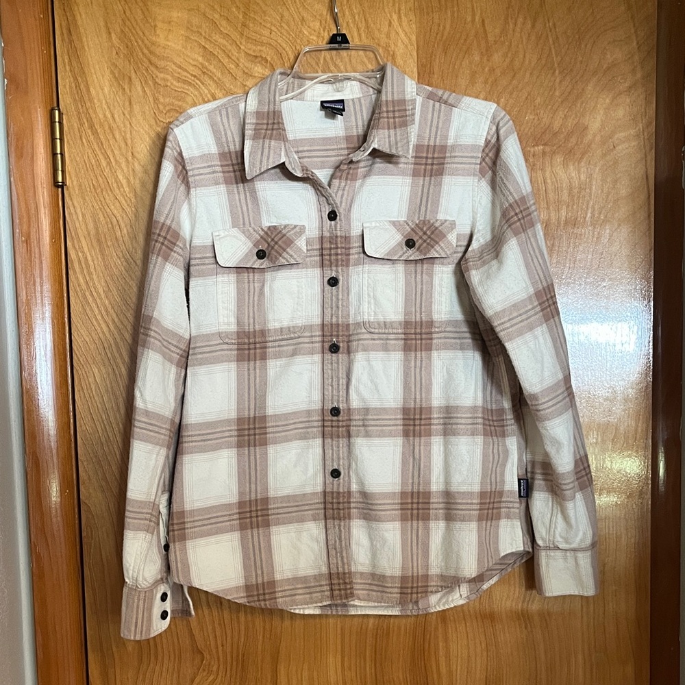 Patagonia Women's Long-Sleeved Organic Cotton Midweight Fjord Flannel Shirt